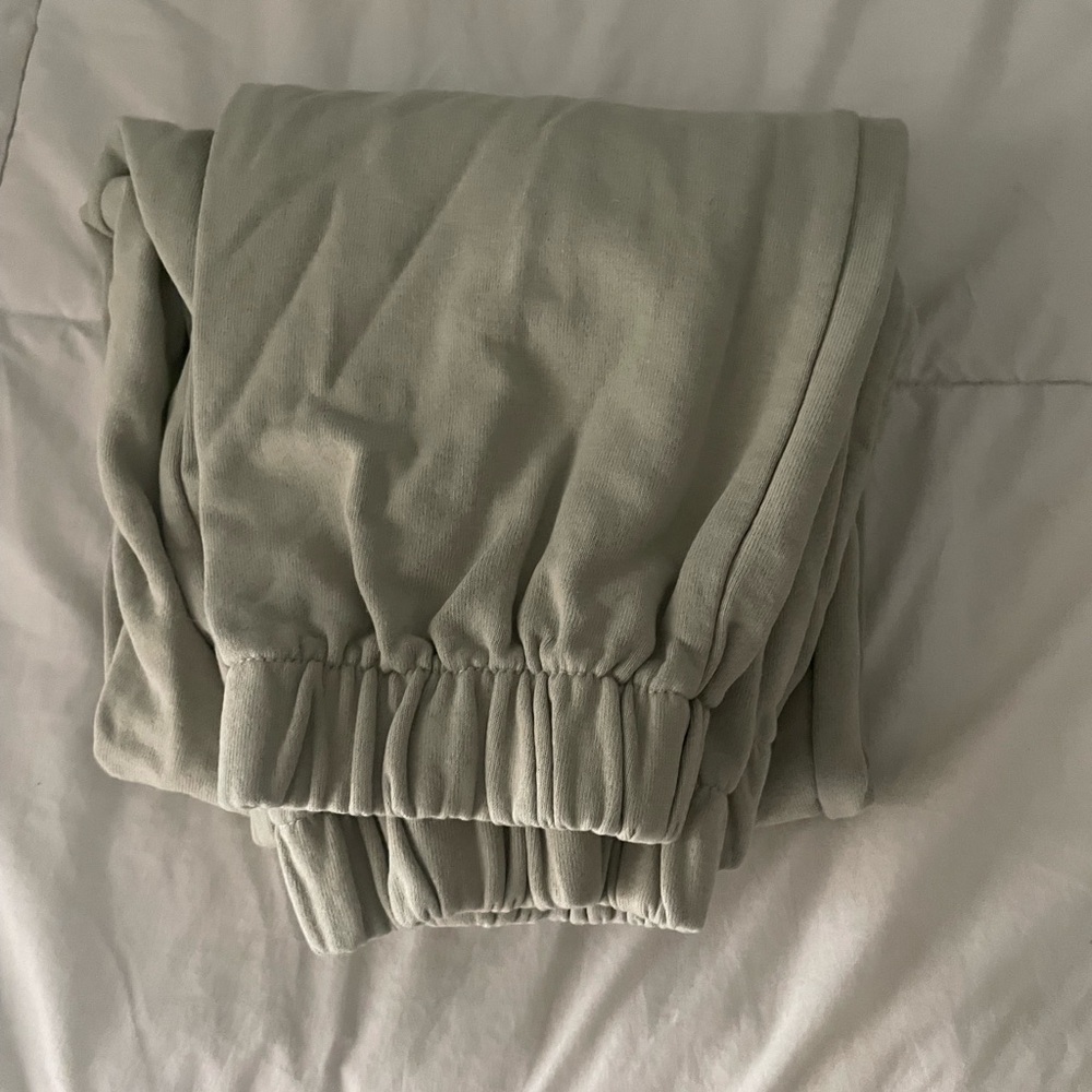 Brandy Melville sweatpants